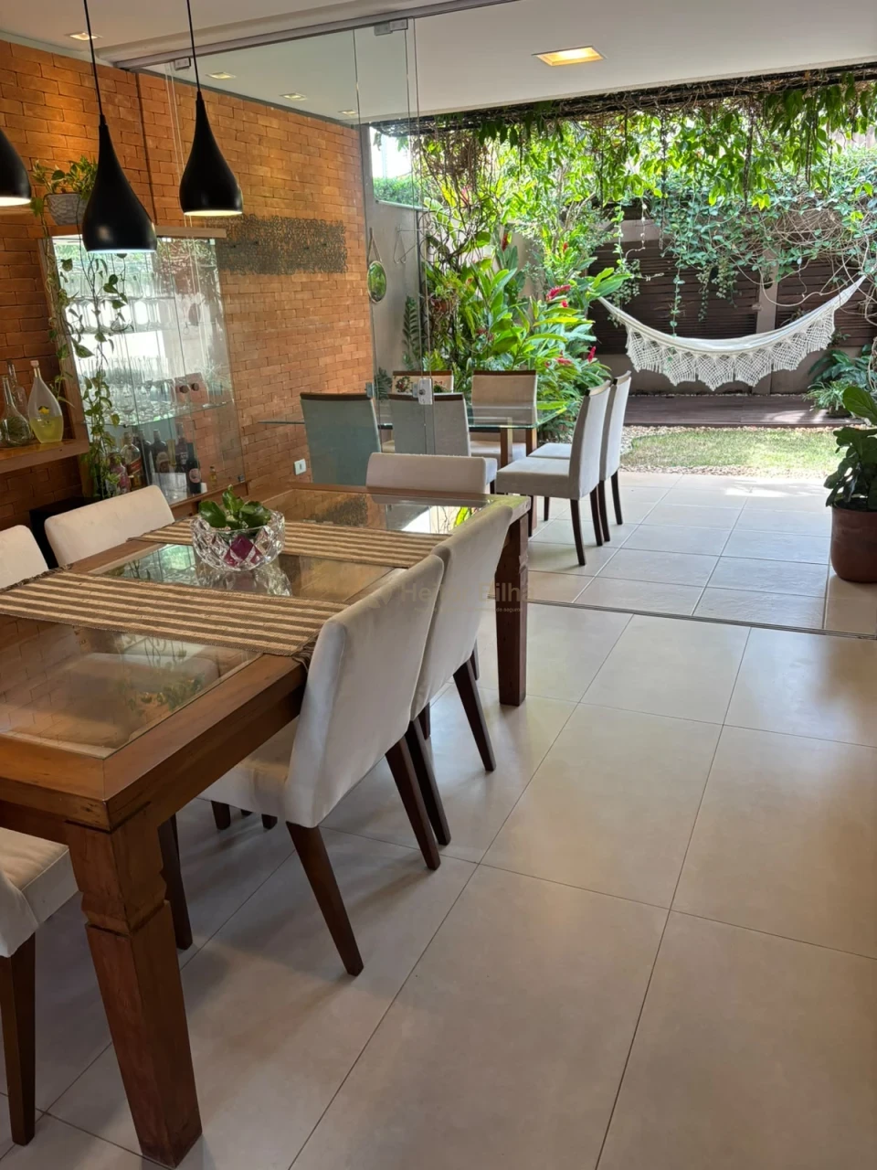 Imagens do imóveis Casa para Alugar em Condomínio Horizontal