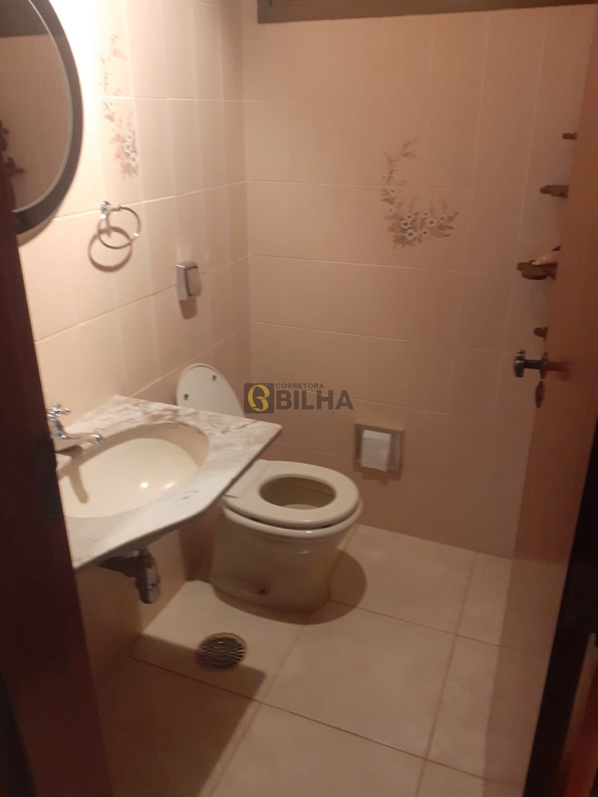 Imagens do imóveis Apartamento à venda no Condomínio Ed Lord Lovat no bairro Centro