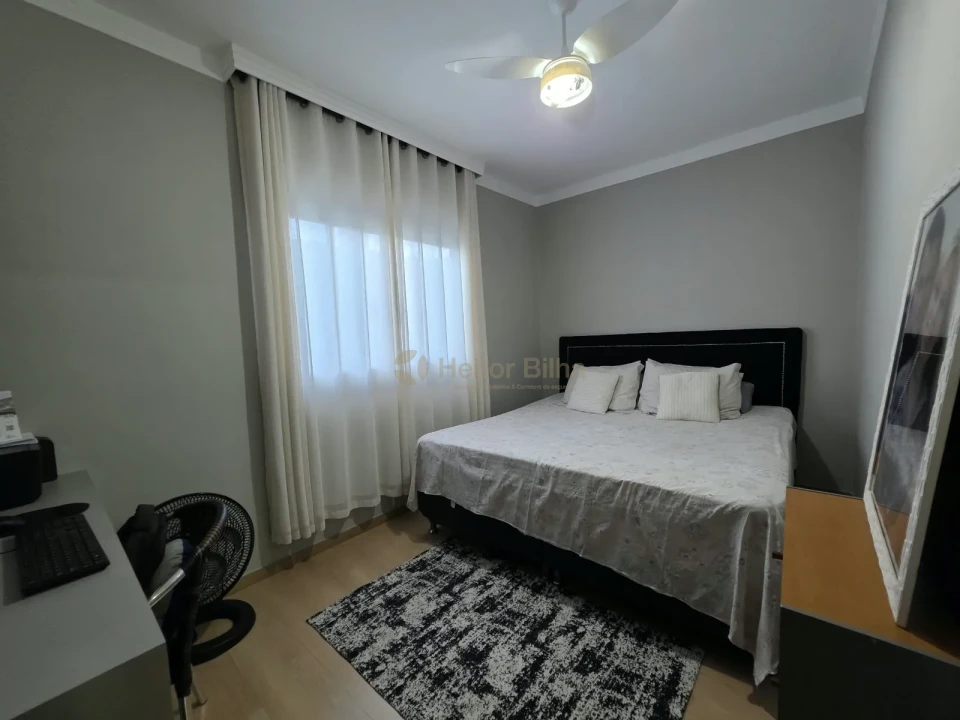 Imagens do imóveis Casa com Edícula no Jd. São Pedro