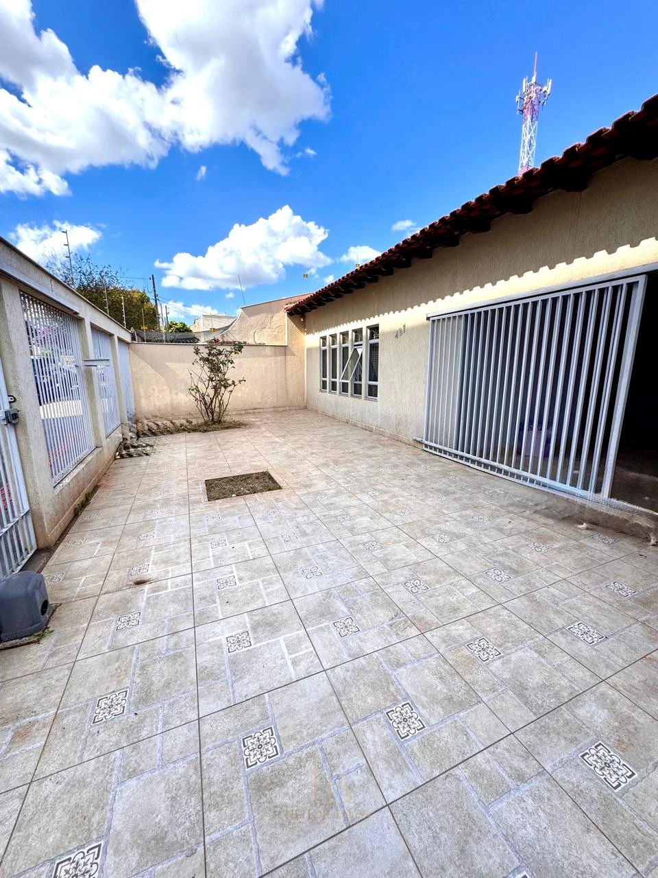 Imagens do imóveis Ampla Casa à Venda Próximo ao Zerão