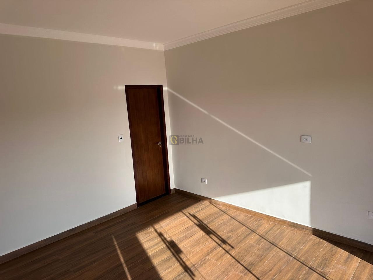 Imagens do imóveis Casa a venda no condomínio COND. RIVIERA DO NASCENTE COM PISCINA E 03 SUÍTES
