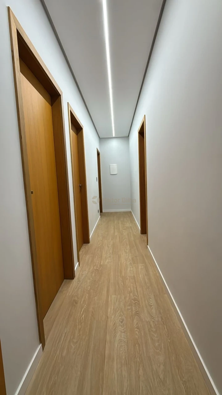 Imagens do imóveis Casa com Piscina em Ibiporã