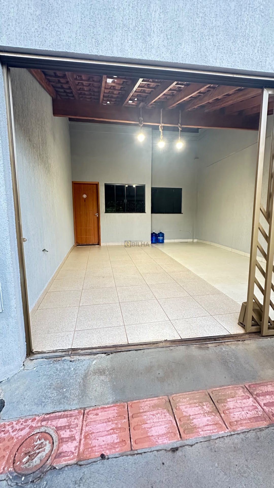 Imagens do imóveis Casa na Zona Leste ! 3 quartos com suíte, armários nos quartos e cozinha ! Mais de 100m² de área construída.