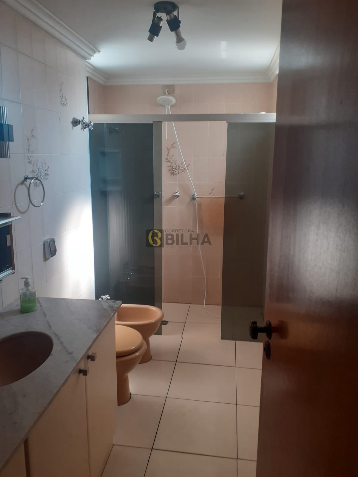 Imagens do imóveis Apartamento à venda no Condomínio Ed Lord Lovat no bairro Centro