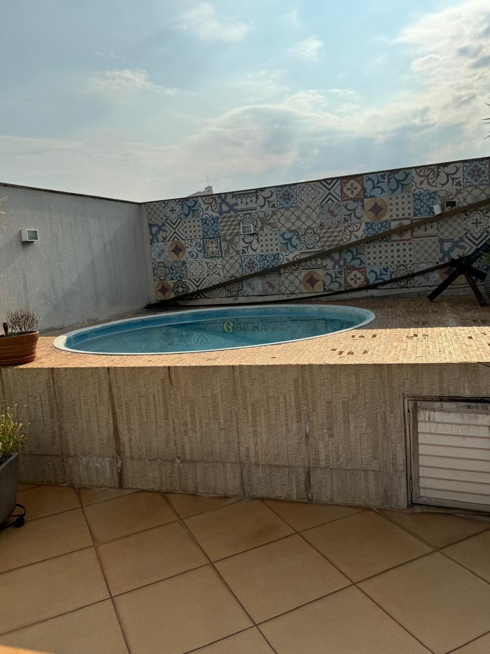 Imagens do imóveis Cobertura Duplex a venda no condomínio Ed. Coral Gables no bairro Centro.