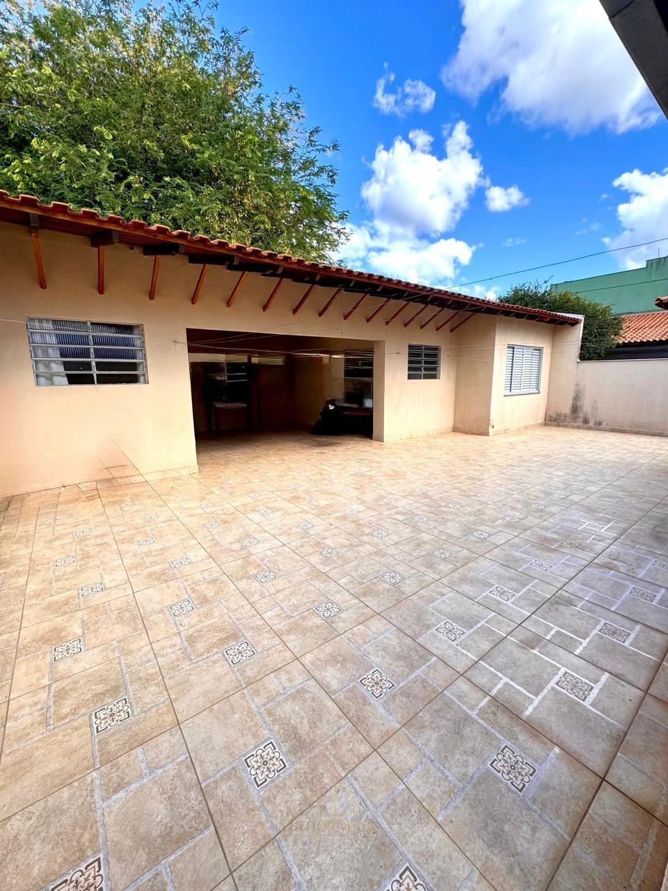 Imagens do imóveis Ampla Casa à Venda Próximo ao Zerão