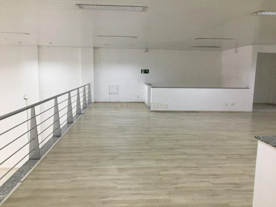 Imagens do imóveis Barracão Comercial para Alugar na Av. Maringá