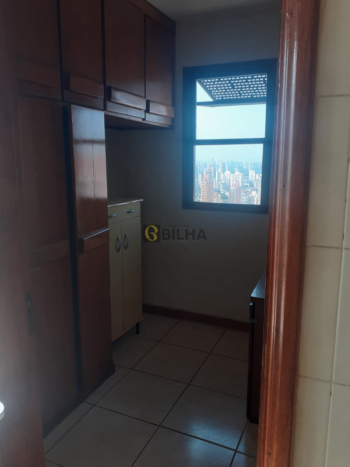 Imagens do imóveis Apartamento à venda no Condomínio Ed Lord Lovat no bairro Centro