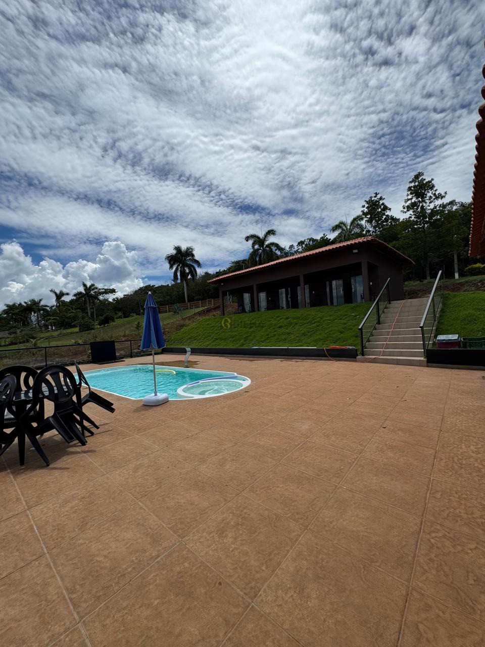 Imagens do imóveis Casa a venda no condomínio COND. RIVIERA DO NASCENTE COM PISCINA E 03 SUÍTES
