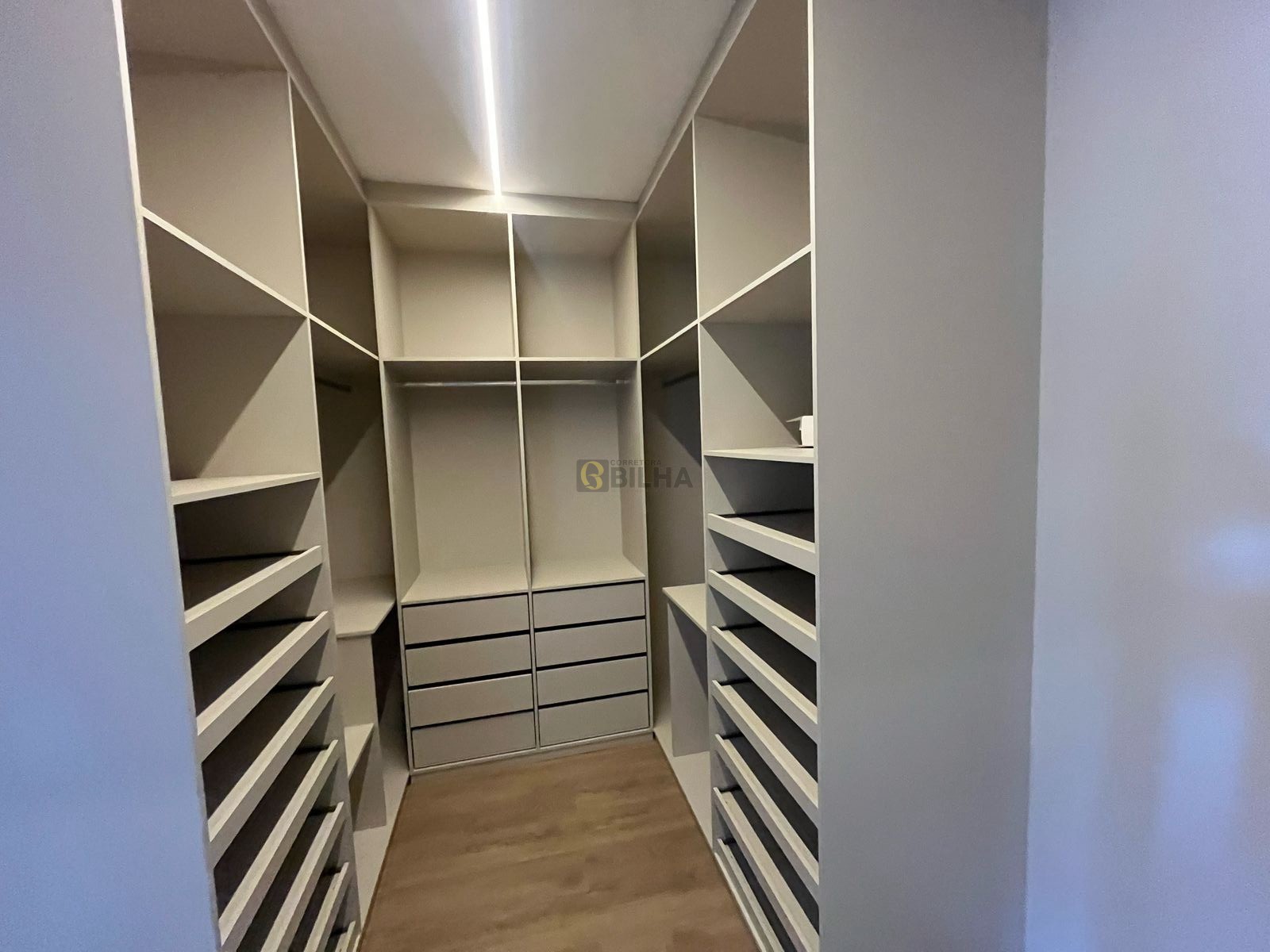 Imagens do imóveis Casa a venda no condomínio Alphaville Londrina 2 no bairro Vivendas do Arvoredo