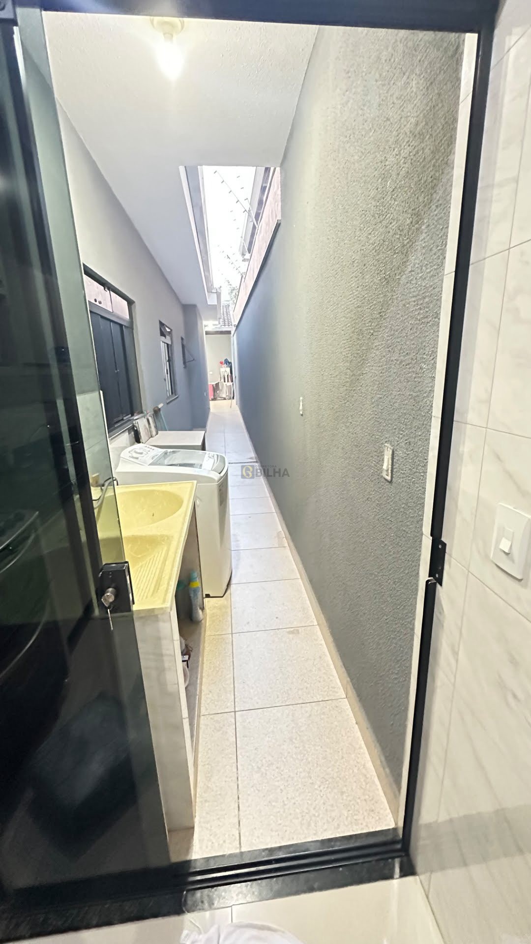 Imagens do imóveis Casa na Zona Leste ! 3 quartos com suíte, armários nos quartos e cozinha ! Mais de 100m² de área construída.