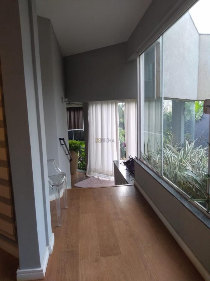 Imagens do imóveis Casa de Luxo com 3 suítes no bairro Colina Verde