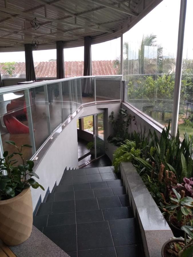 Imagens do imóveis Casa de Luxo com 3 suítes no bairro Colina Verde