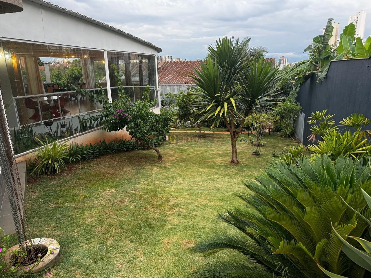 Imagens do imóveis Casa de Luxo com 3 suítes no bairro Colina Verde