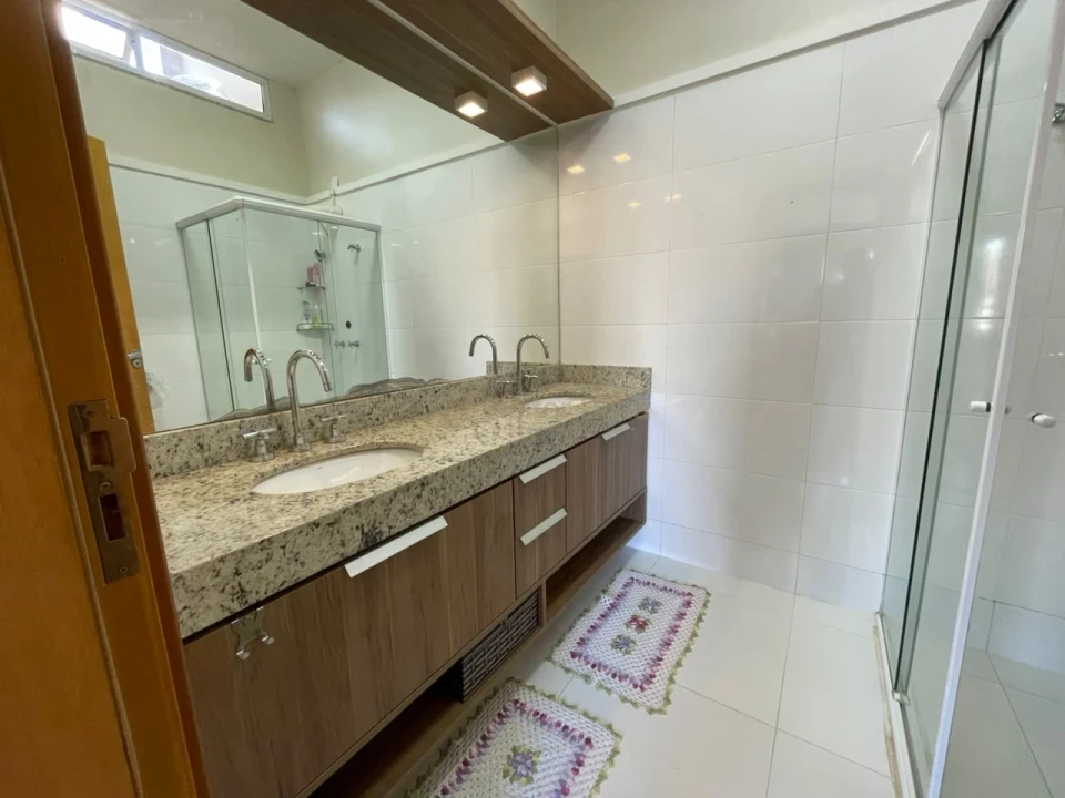 Imagens do imóveis Casa para Alugar em Condomínio Horizontal