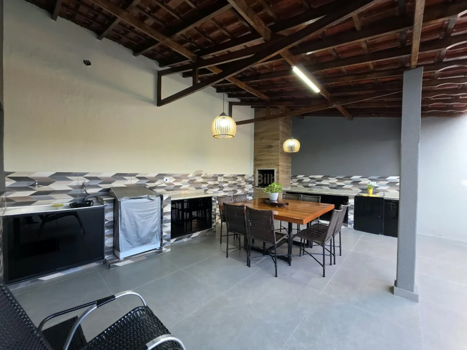 Imagens do imóveis Casa com Edícula no Jd. São Pedro