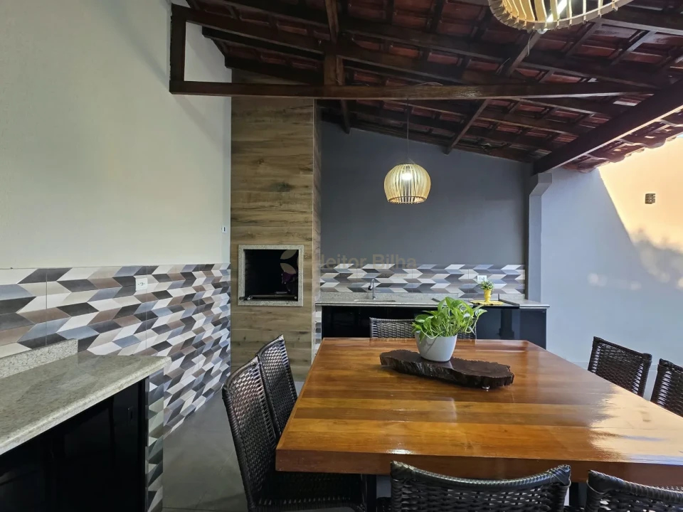 Imagens do imóveis Casa com Edícula no Jd. São Pedro
