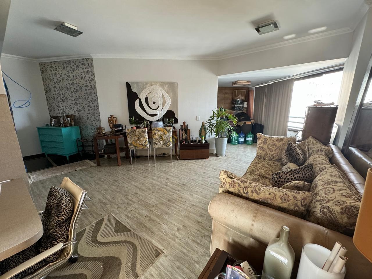 Imagens do imóveis Cobertura Duplex a venda no condomínio Ed. Coral Gables no bairro Centro.