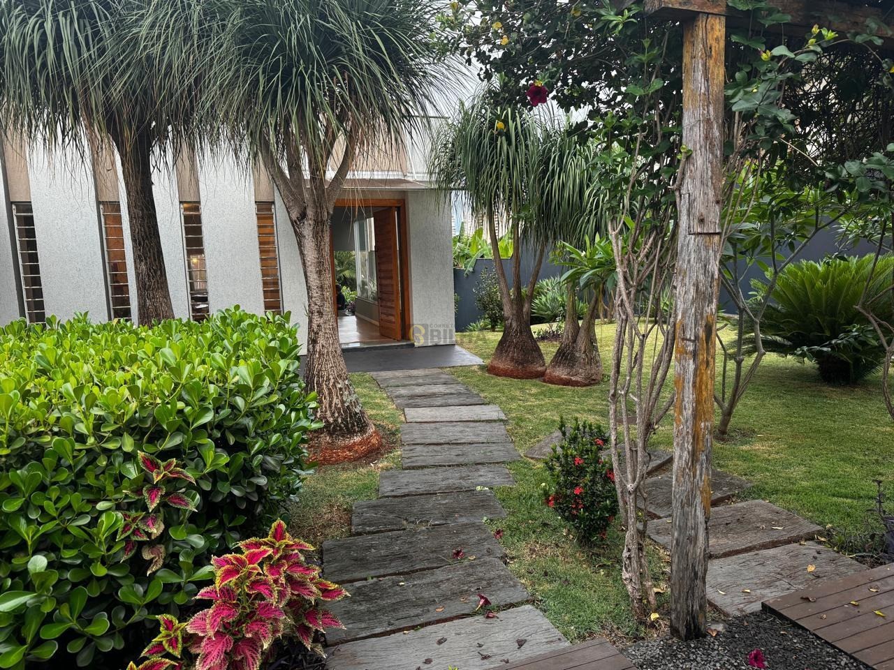 Imagens do imóveis Casa de Luxo com 3 suítes no bairro Colina Verde