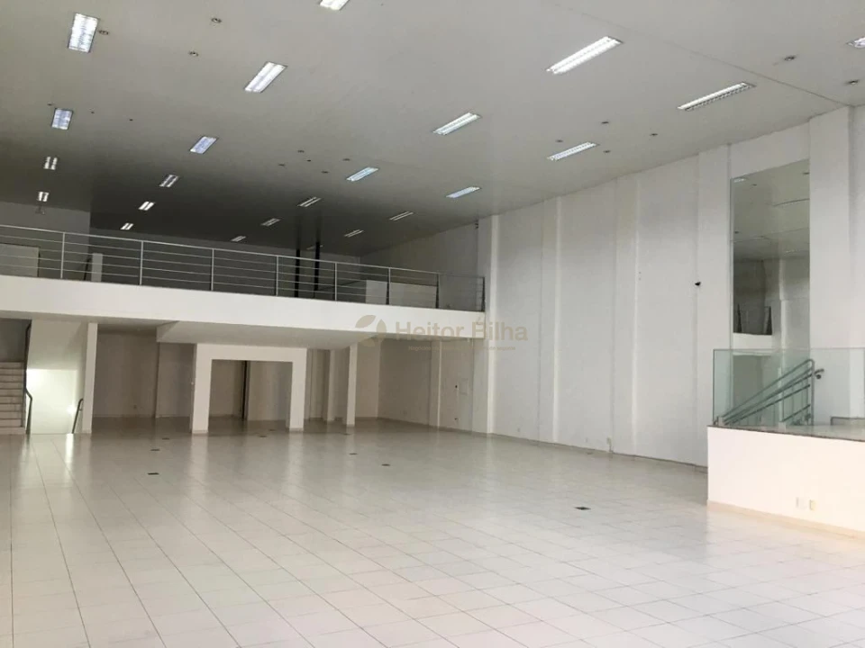 Imagens do imóveis Barracão Comercial para Alugar na Av. Maringá