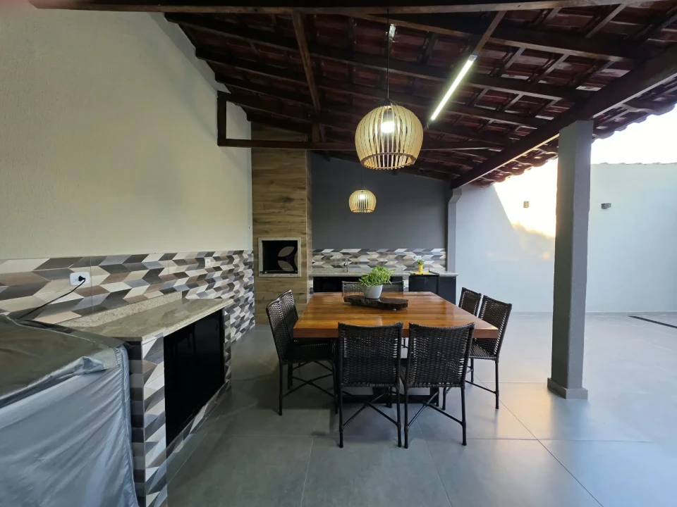Imagens do imóveis Casa com Edícula no Jd. São Pedro