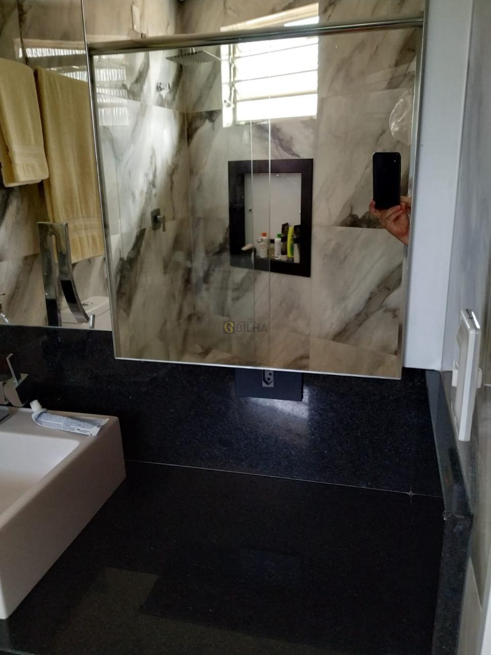 Imagens do imóveis Casa Sobrado à venda no Jardim Quebec