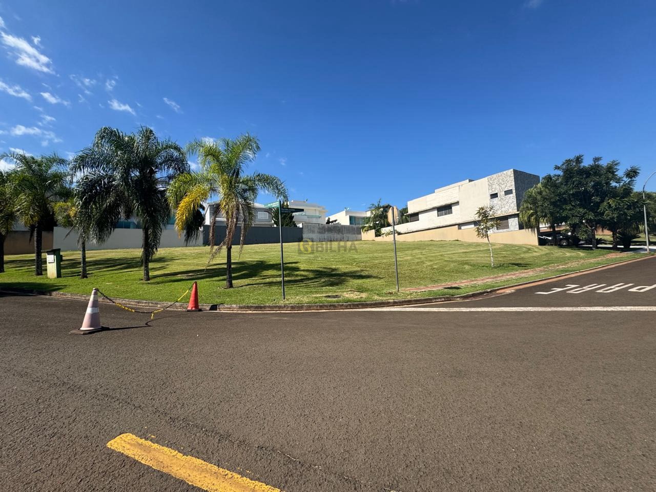 Imagens do imóveis Terreno a venda no condomínio Condomínio Alphaville Imbuias no bairro Vivendas do Arvoredo