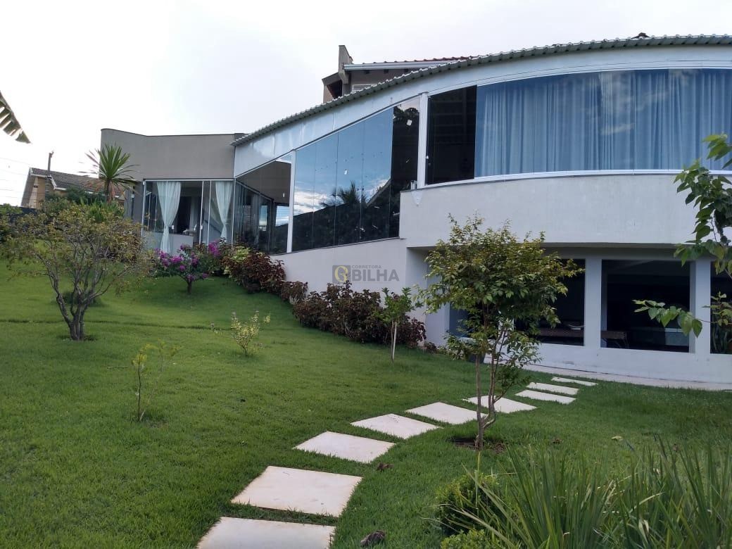 Imagens do imóveis Casa de Luxo com 3 suítes no bairro Colina Verde