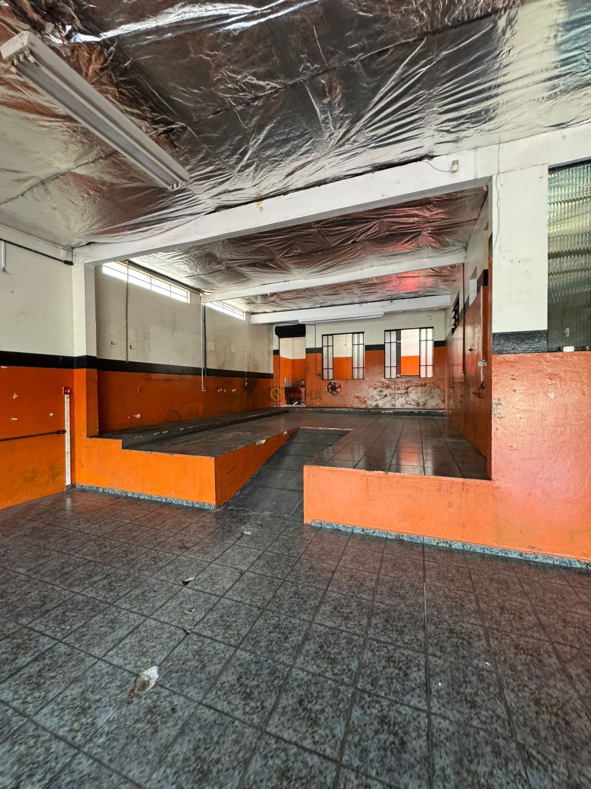 Imagens do imóveis Salão Comercial para Alugar na Av. Tiradentes