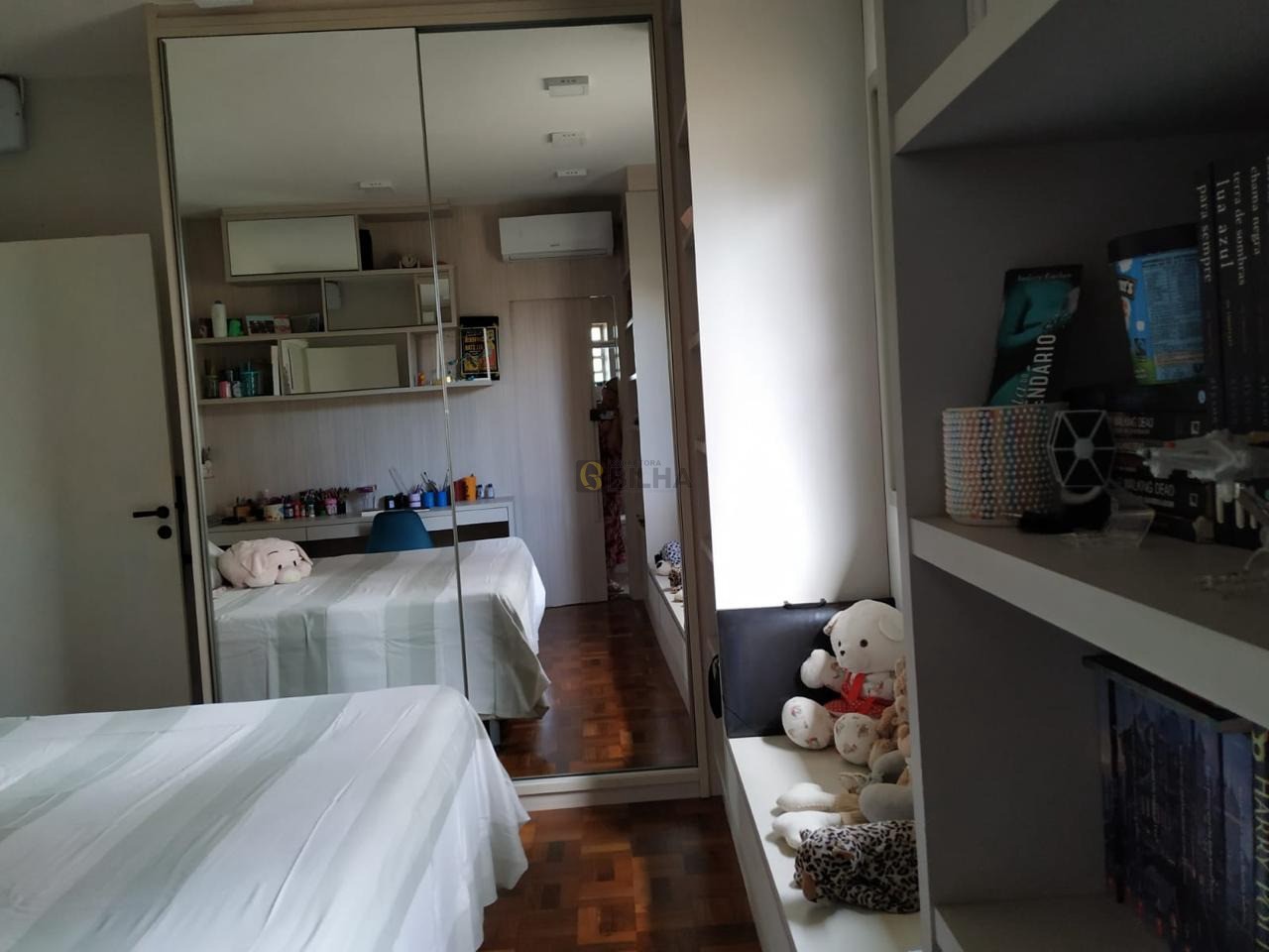 Imagens do imóveis Casa Sobrado à venda no Jardim Quebec