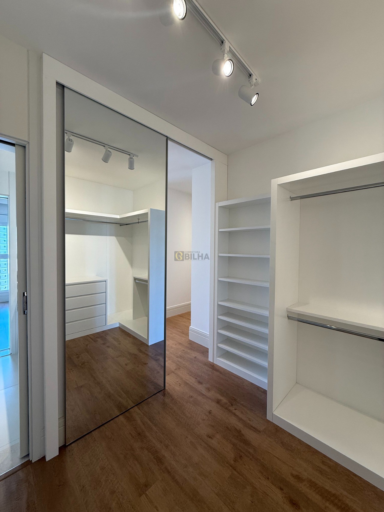 Imagens do imóveis Apartamento de alto padrão a venda no condomínio Edifício Landmark no bairro Gleba Fazenda Palhano - Londrina/PR