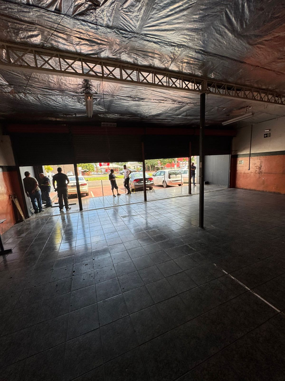 Imagens do imóveis Salão Comercial para Alugar na Av. Tiradentes