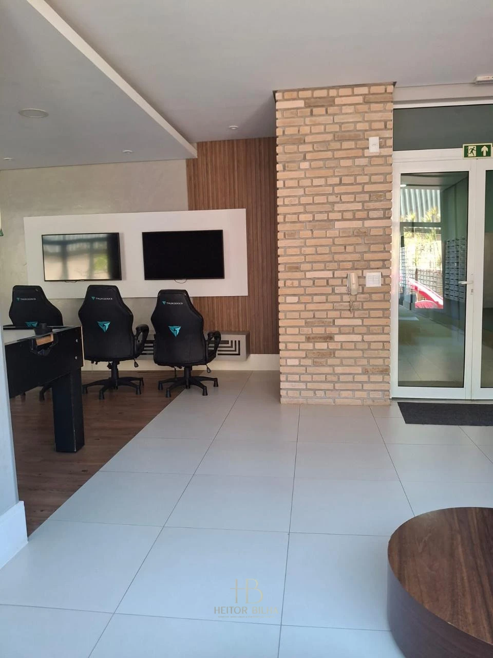 Imagens do imóveis Apartamento a venda no condomínio Edifíco Victória Parque no bairro Gleba Fazenda Palhano !!!