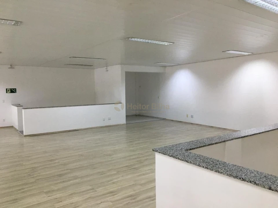 Imagens do imóveis Barracão Comercial para Alugar na Av. Maringá