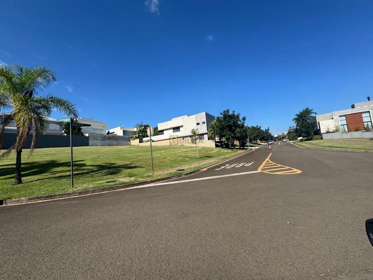 Imagens do imóveis Terreno a venda no condomínio Condomínio Alphaville Imbuias no bairro Vivendas do Arvoredo