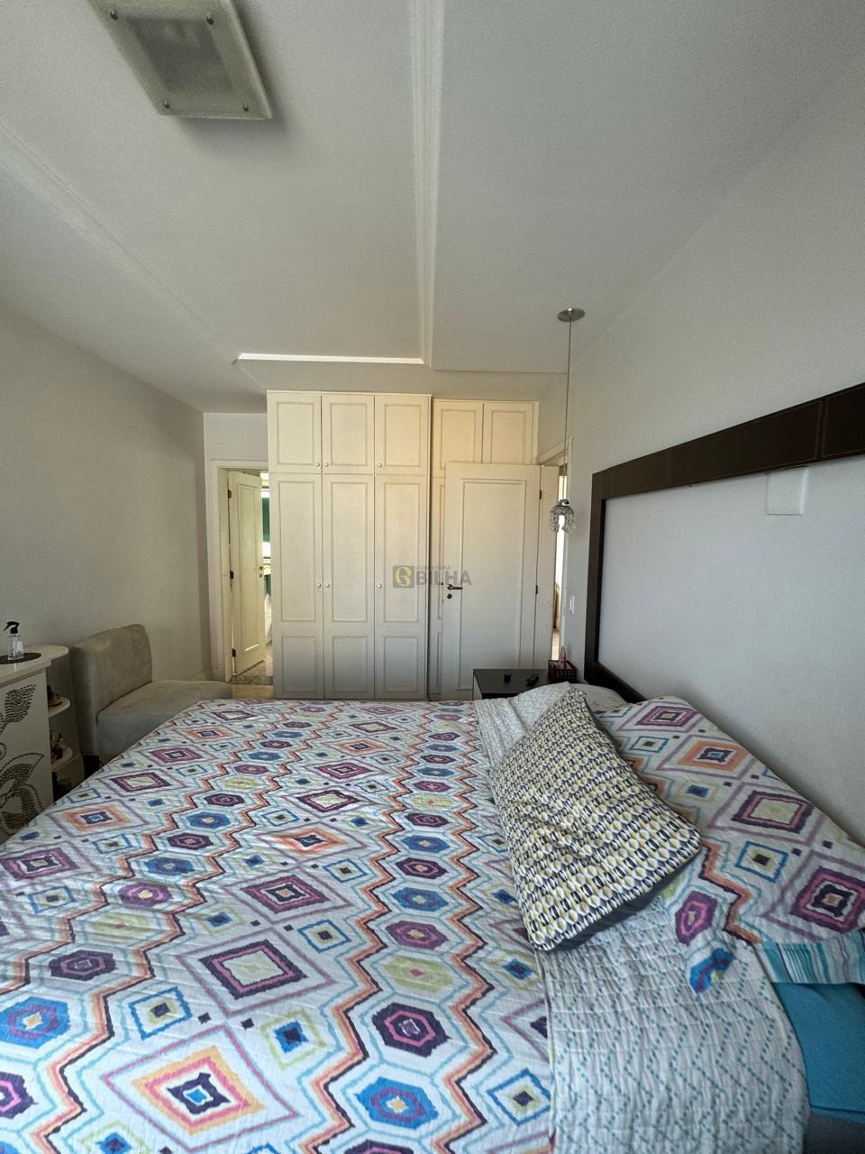Imagens do imóveis Cobertura Duplex a venda no condomínio Ed. Coral Gables no bairro Centro.