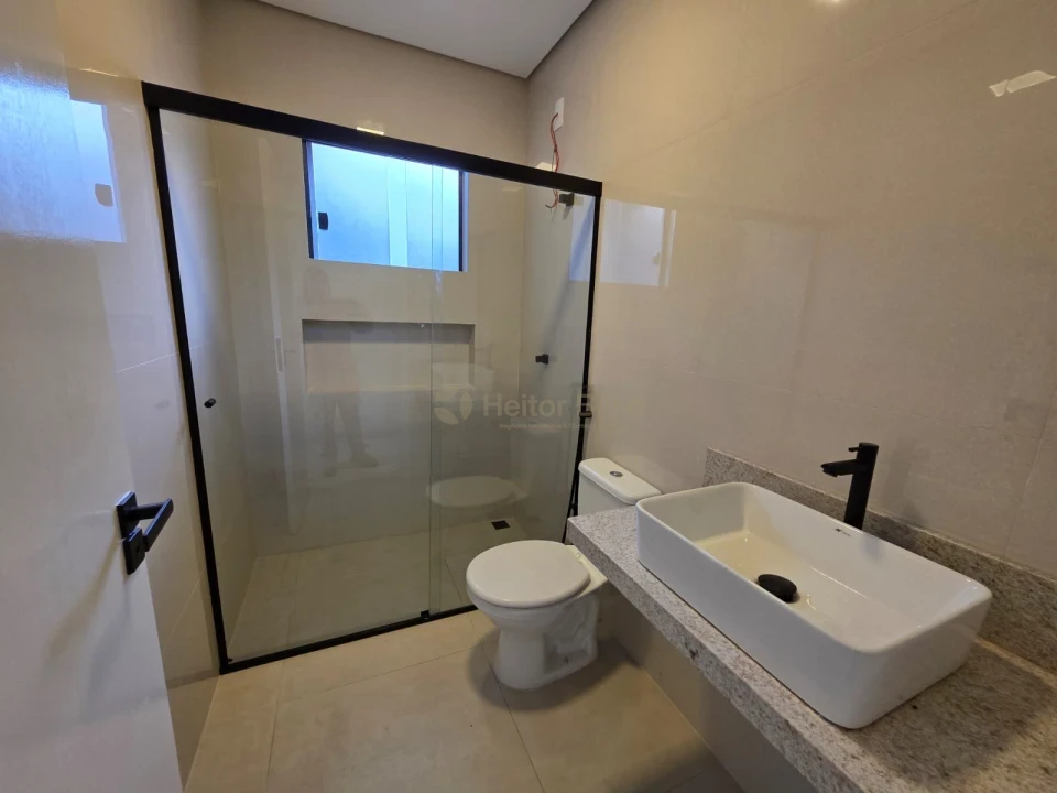 Imagens do imóveis Casa Nova à Venda no Jd. Alpes