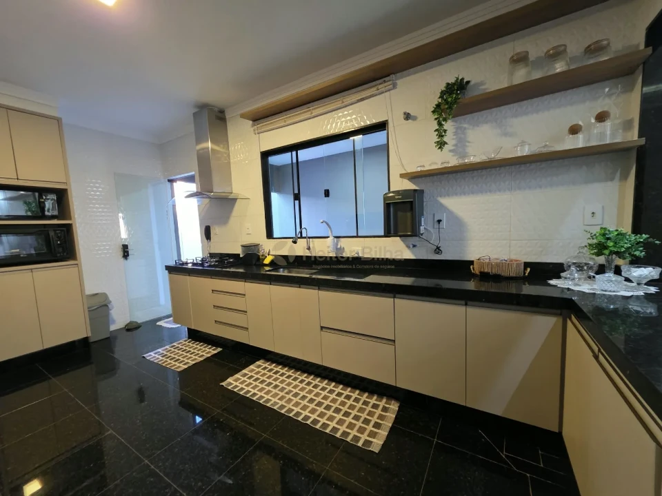 Imagens do imóveis Casa com Edícula no Jd. São Pedro
