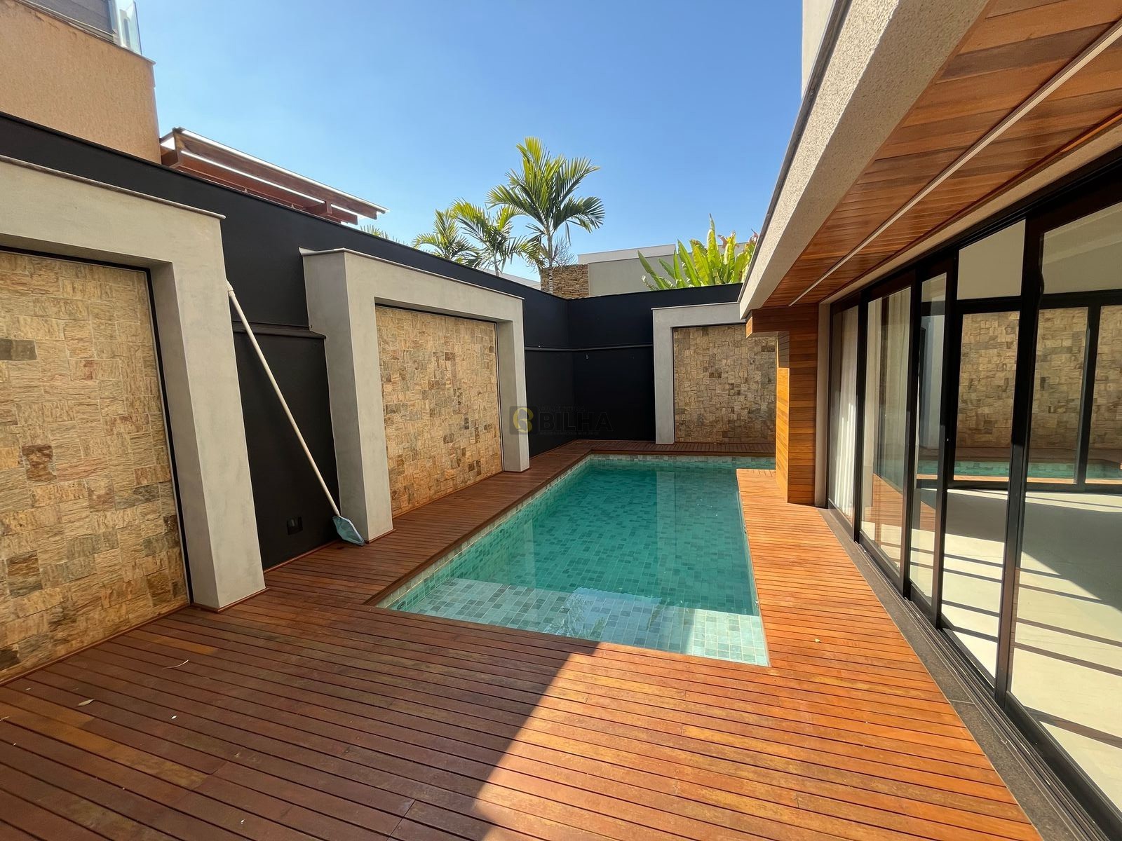 Imagens do imóveis Casa para alugar no condomínio Alphaville Londrina 2 no bairro Vivendas do Arvoredo