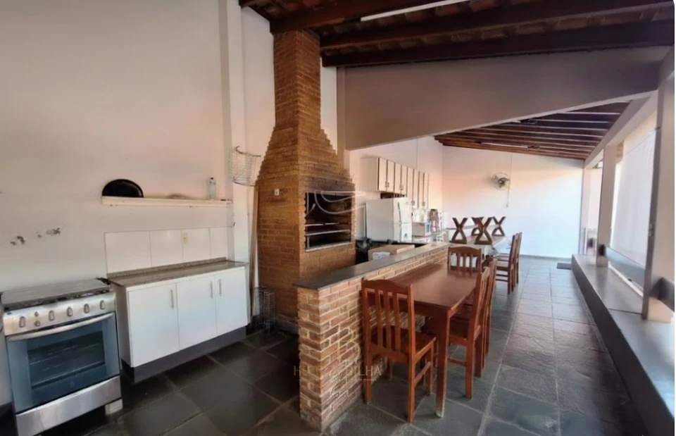 Imagens do imóveis Casa à Venda em Londrina no Jardim Champagnat, Região Oeste de Londrina