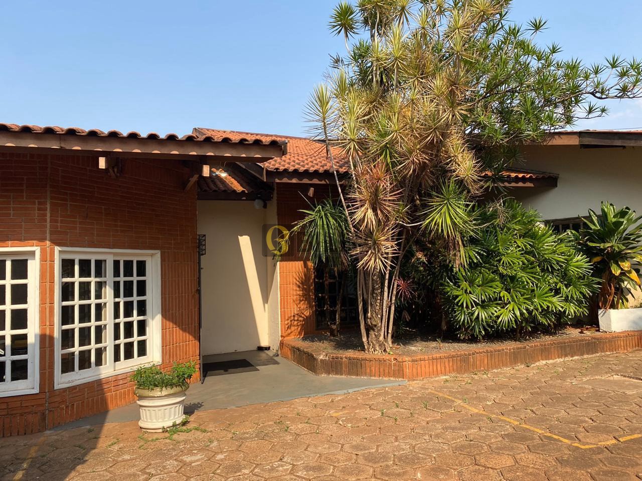 Imagens do imóveis Grande Terreno com Edificação Comercial - SALÂO - em Londrina-PR