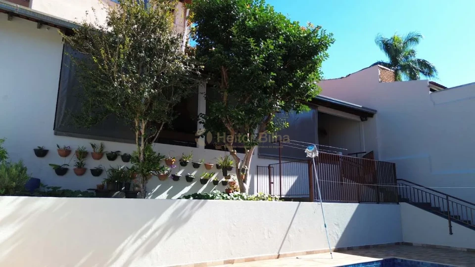 Imagens do imóveis Casa à Venda em Londrina no Jardim Champagnat, Região Oeste de Londrina