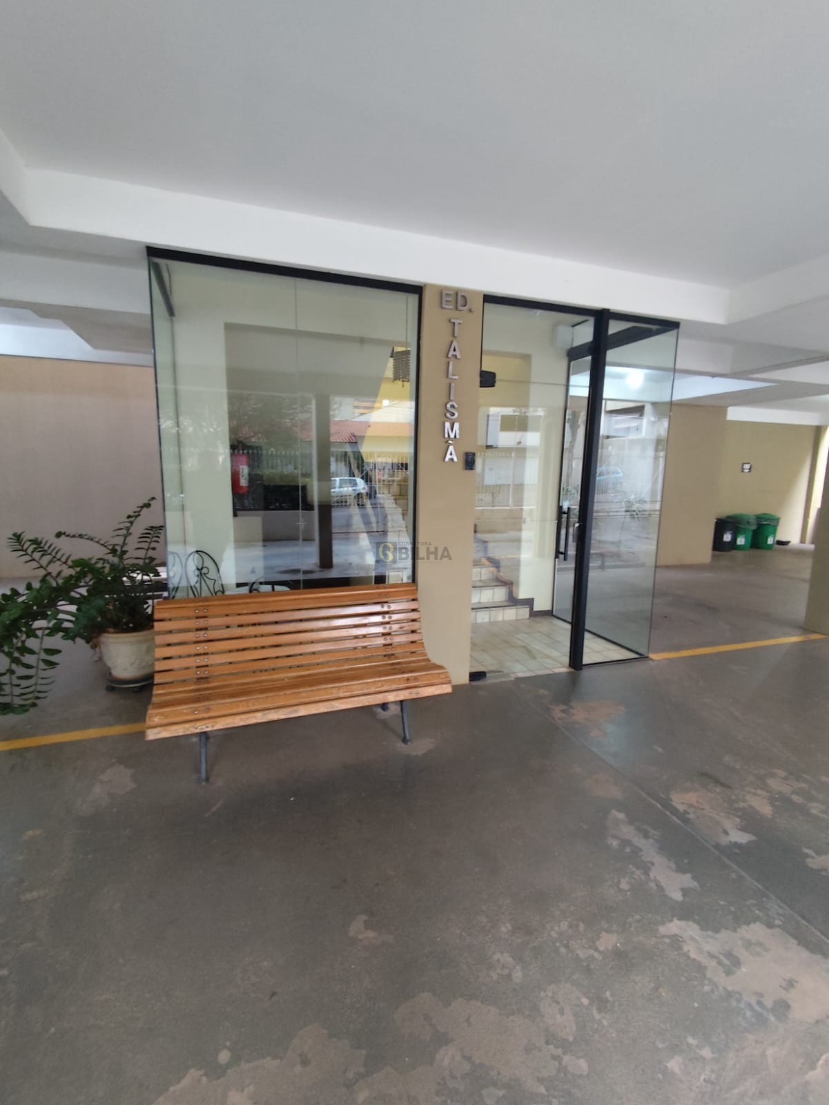 Imagens do imóveis Kitnet /studio para alugar no Condomínio Edifício Talismã no Centro