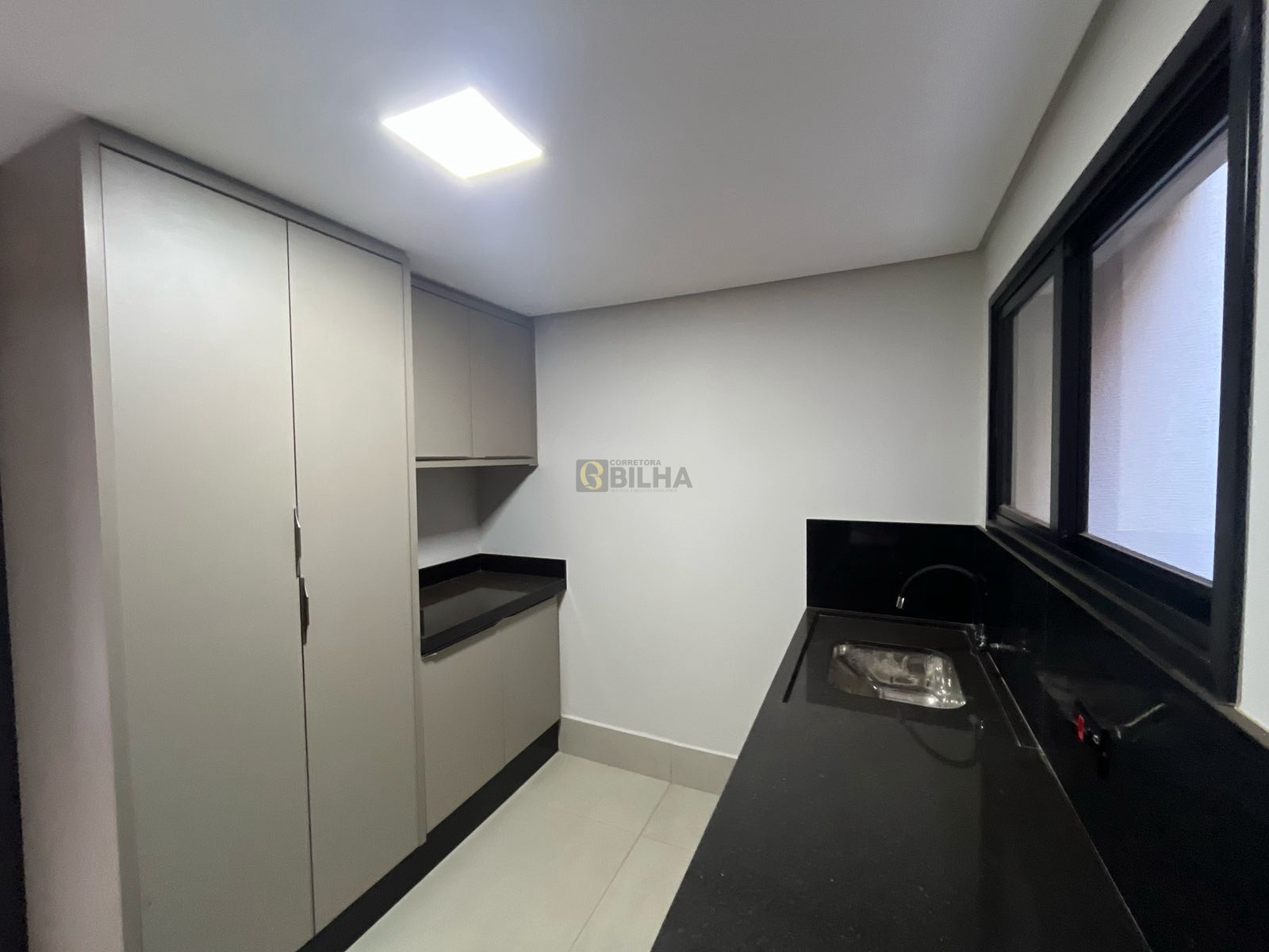 Imagens do imóveis Casa a venda no condomínio Alphaville Londrina 2 no bairro Vivendas do Arvoredo