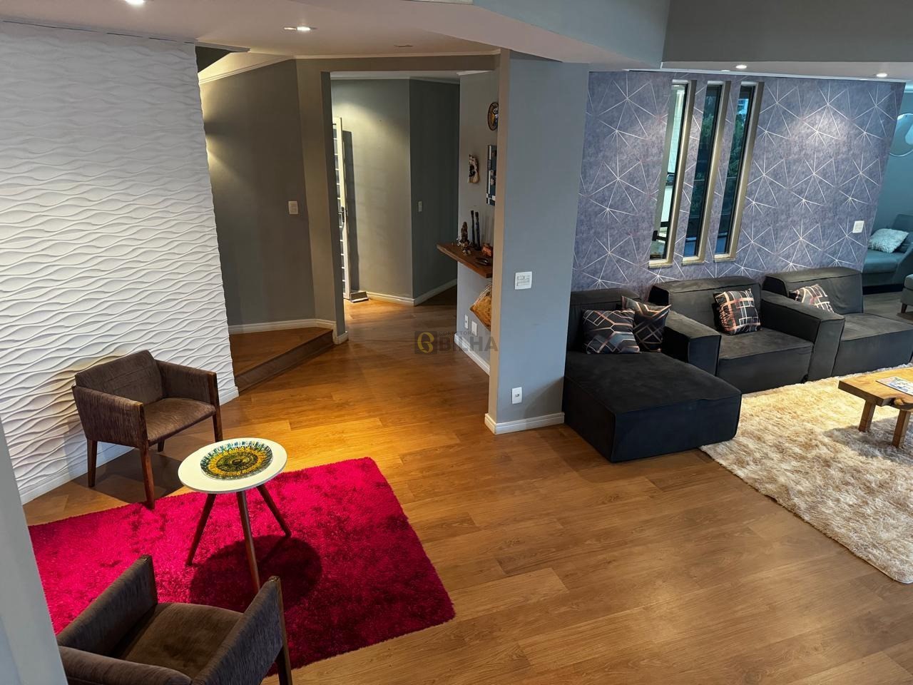 Imagens do imóveis Casa de Luxo com 3 suítes no bairro Colina Verde