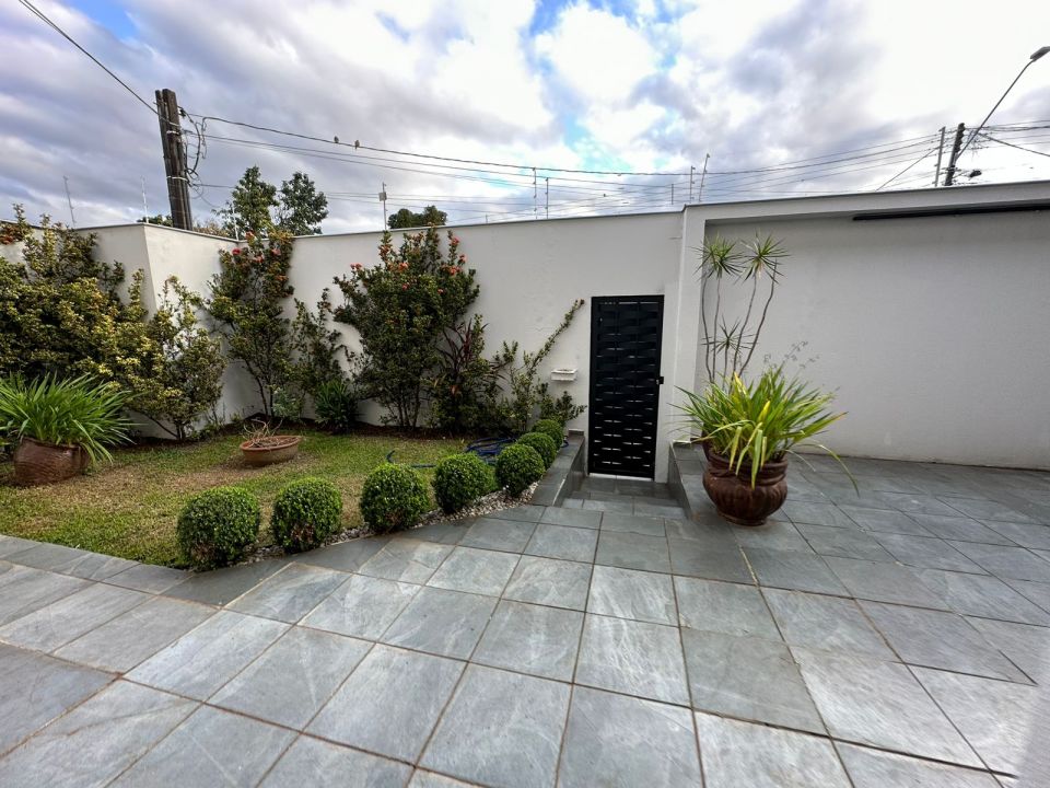 Imagens do imóveis Espetacular Casa no bairro Mediterrâneo - Imperdível!