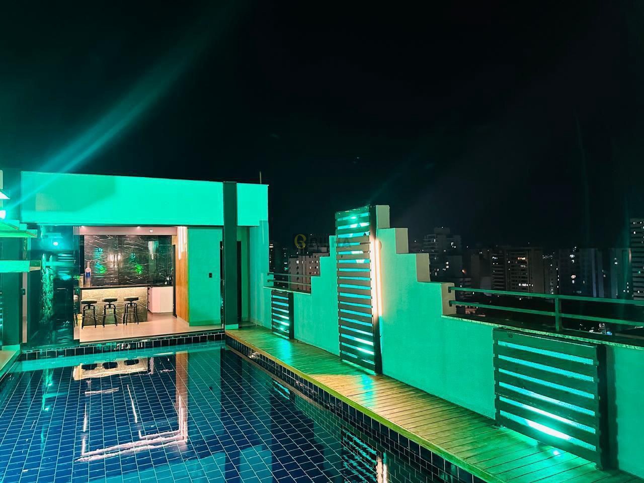 Imagens do imóveis Triplex a venda no condomínio Edifício Ville Dampezzo no bairro Jardim Higienópolis