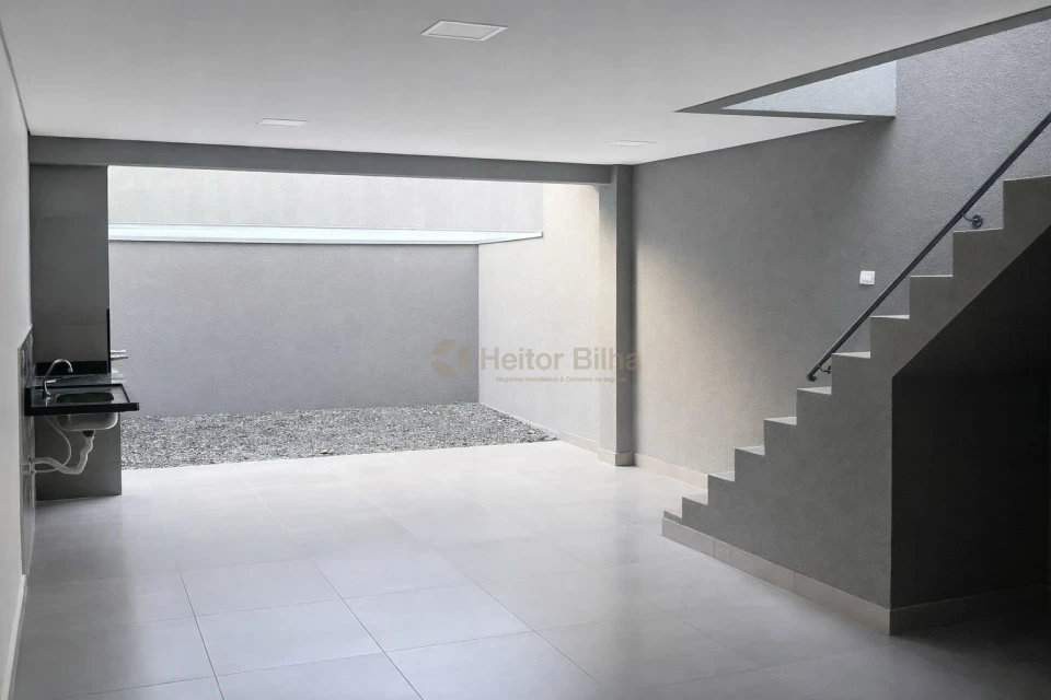 Imagens do imóveis Casa Nova à Venda no Jd. Coliseu