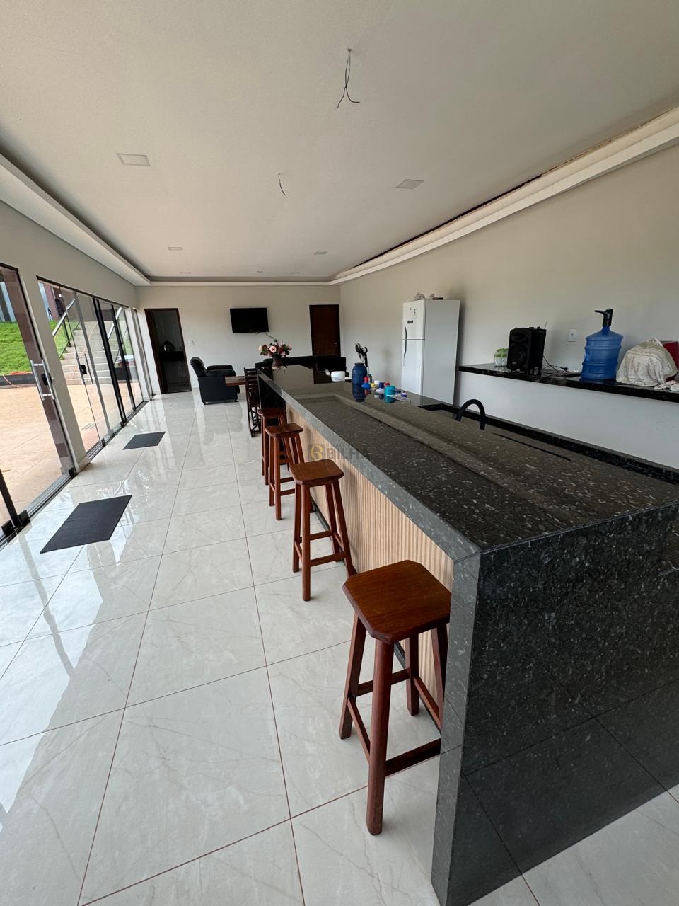Imagens do imóveis Casa a venda no condomínio COND. RIVIERA DO NASCENTE COM PISCINA E 03 SUÍTES