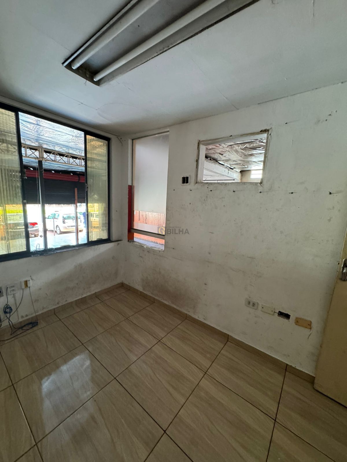 Imagens do imóveis Salão Comercial para Alugar na Av. Tiradentes
